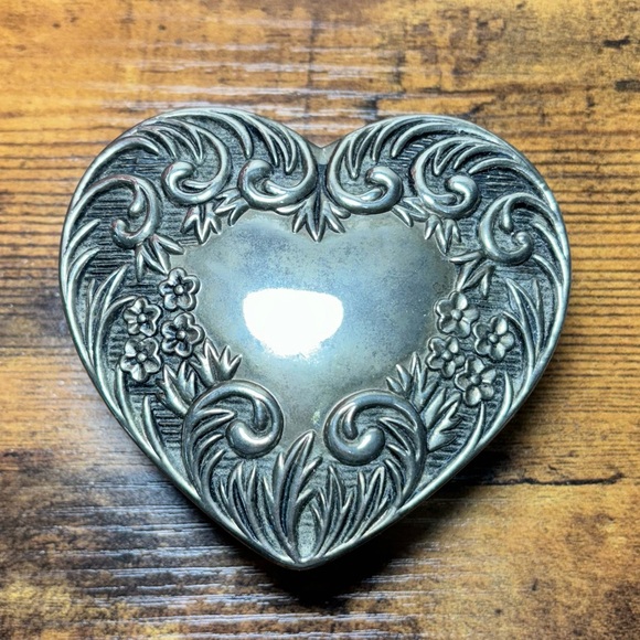 Vintage Glass Heart Shaped Trinket Dish with Metal Lid Love Gift - Picture 13 of 15